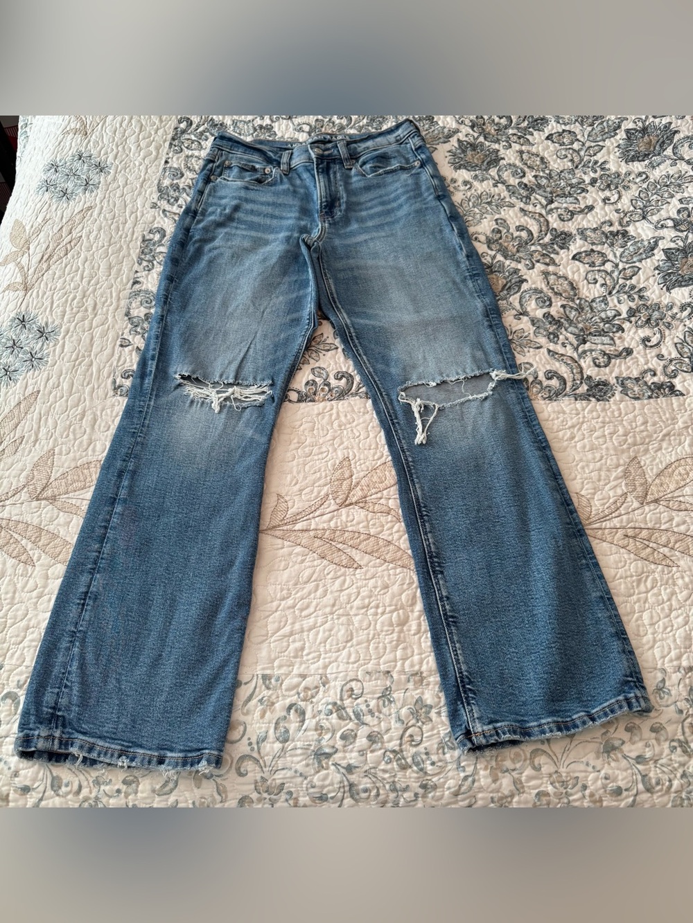American Eagle 90’s bootcut Jeans size 6 short
